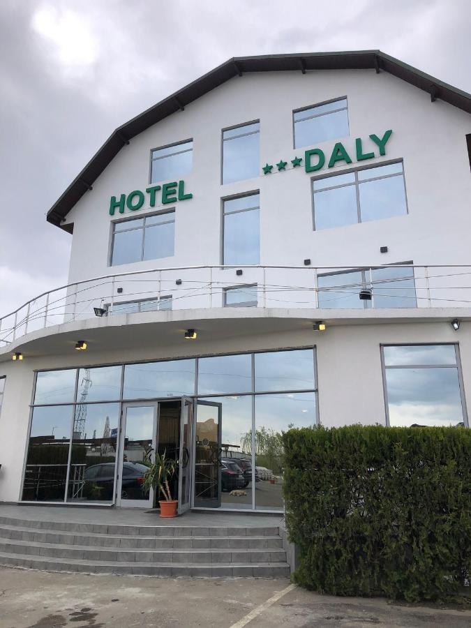 Hotel Daly Ploiesti Exterior photo