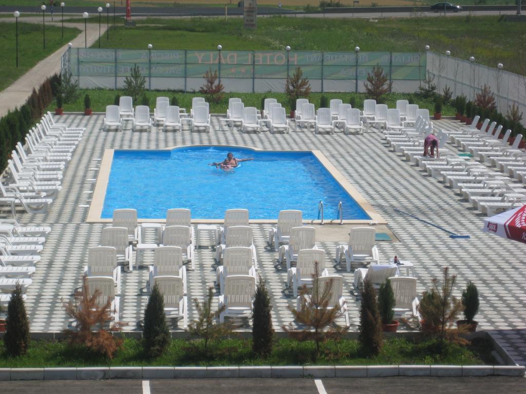 Hotel Daly Ploiesti Exterior photo